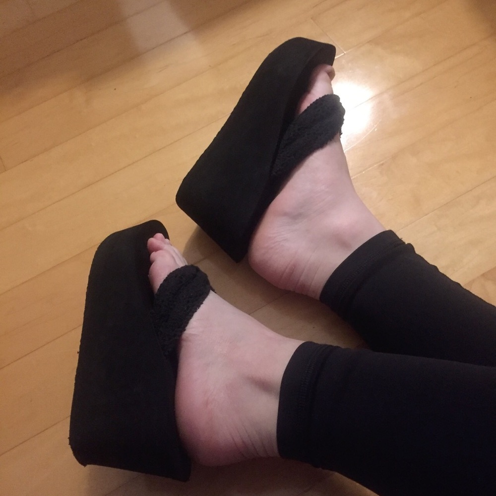 🖤ROCKET DOG BLACK WEDGE LACE SANDALS🖤